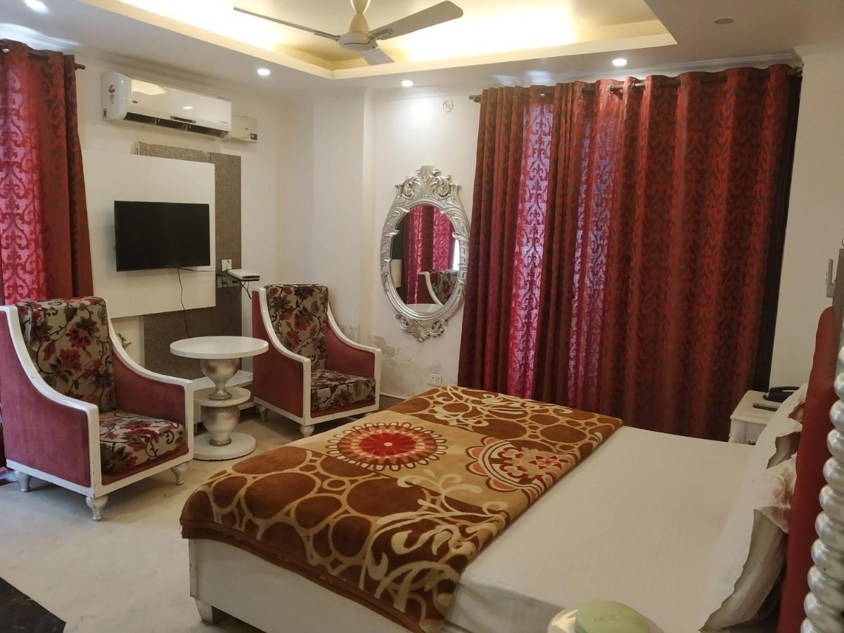 Vrindāvan Hotel Dev Residency מראה חיצוני תמונה