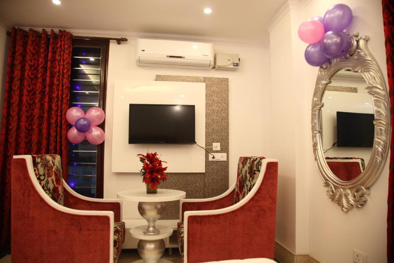 Vrindāvan Hotel Dev Residency מראה חיצוני תמונה