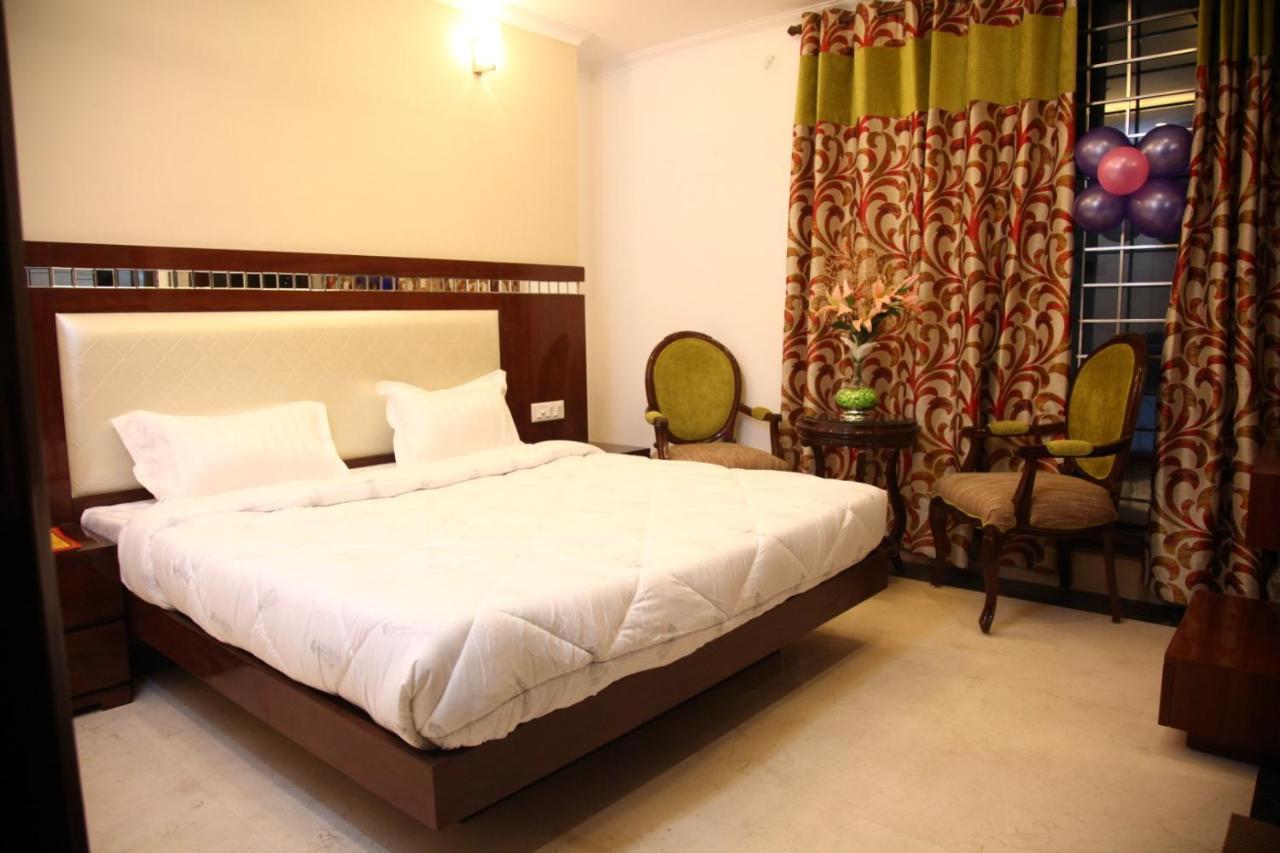 Vrindāvan Hotel Dev Residency מראה חיצוני תמונה