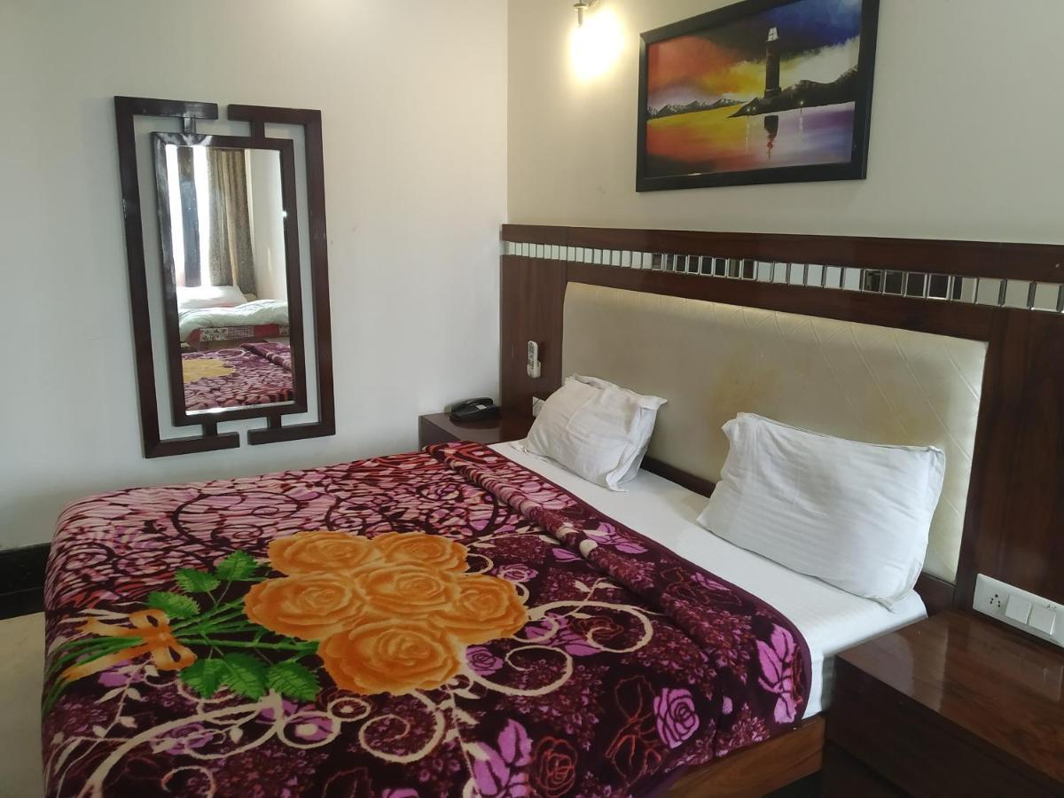Vrindāvan Hotel Dev Residency מראה חיצוני תמונה